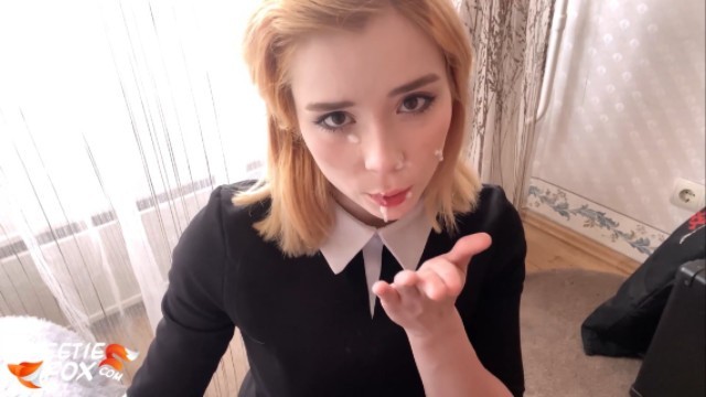 战利品女学生后入式性交继父和课后面部护理
